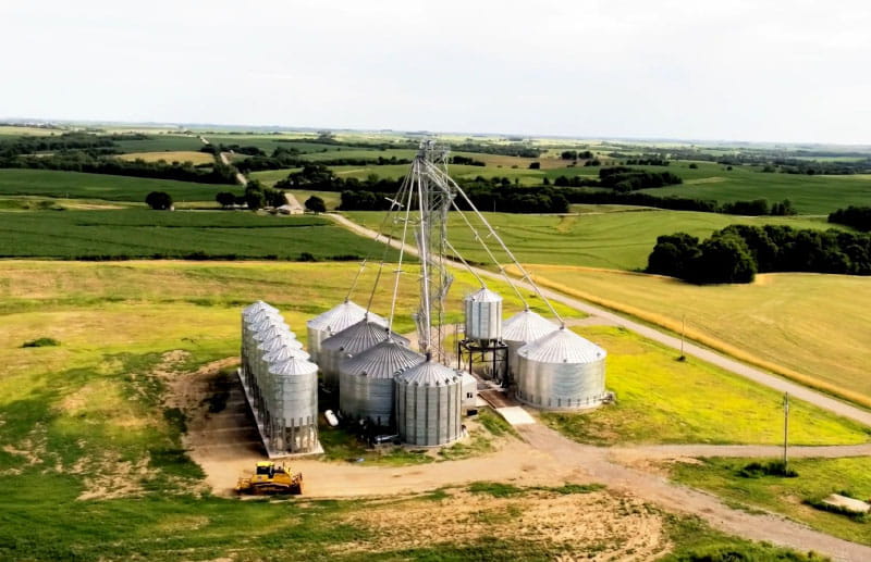 Soybean and corn are among the crops stored in grain bins on the Ioway farm. (Photo by Mark Birnbaum Productions/American Heart Association)