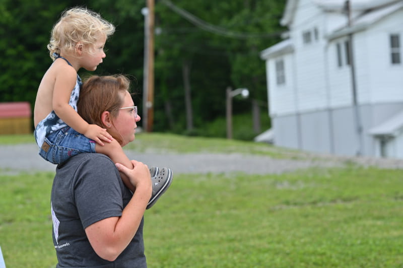 Nurse Ashley Berry, with her daughter Alyssa, runs Wellness Works, a Rainelle Medical Center program that includes exercise, dietary and other initiatives to encourage a healthier lifestyle. (Photo by Walter Johnson Jr./American Heart Association)