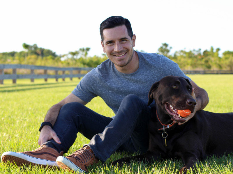 Ivan Hernandez with his dog, Desi. (Photo by Amanda Nicole Martin)