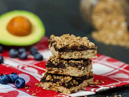 Oat Avocado-Berry Breakfast Bars