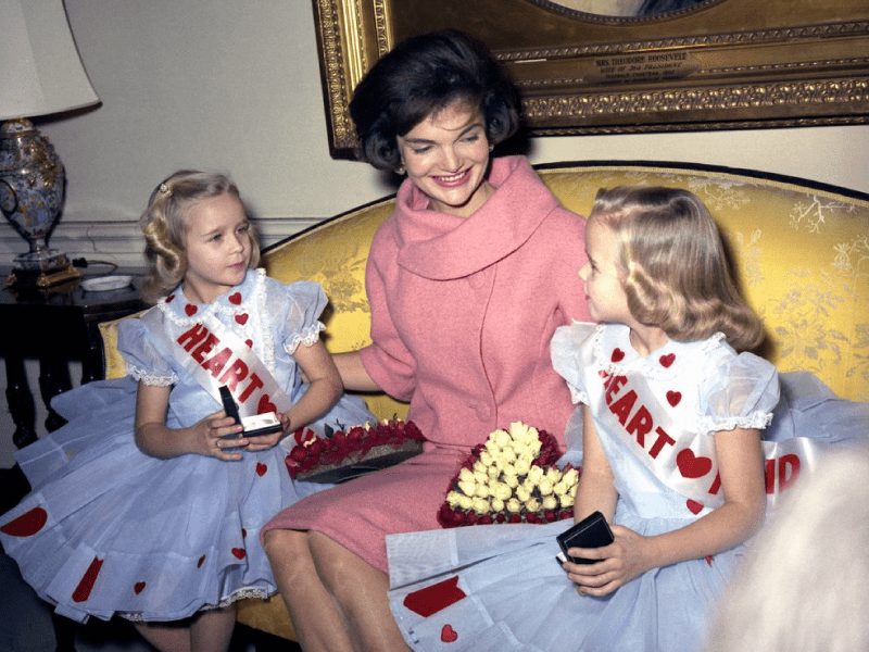 (Photo by Robert Knudsen. White House Photographs. John F. Kennedy Presidential Library and Museum, Boston)