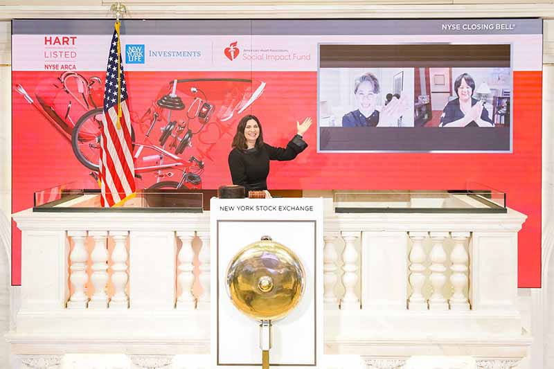 Virtual closing of the bell, New York Stock Exchange President Stacey Cunningham joined Yie-Hsin Hung, CEO of New York Life Investment Management, and Dr. Regina Benjamin Virtual closing of the bell, New York Stock Exchange President Stacey Cunningham joined Yie-Hsin Hung, CEO of New York Life Investment Management, and Dr. Regina Benjamin